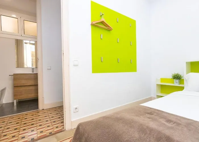 Eix-dret-roger De Lluria-valencia By Interhome * Barcelona