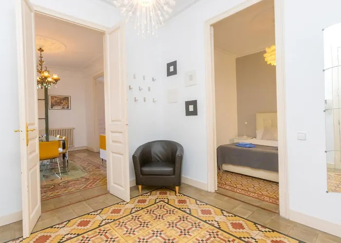 Eix-dret-roger De Lluria-valencia By Interhome * Barcelona