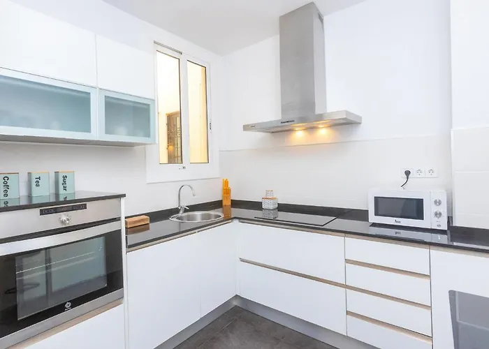 Eix-dret-roger De Lluria-valencia By Interhome Barcelona