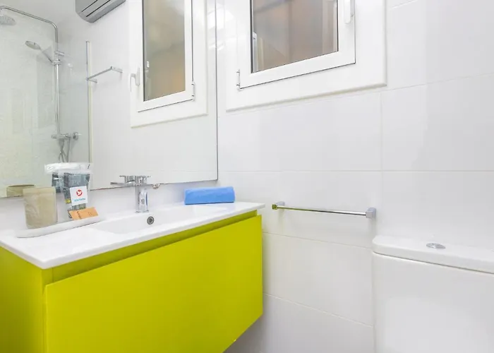 Eix-dret-roger De Lluria-valencia By Interhome Barcelona
